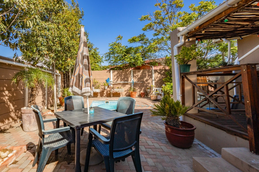 5 Bedroom Property for Sale in Peerless Park Western Cape